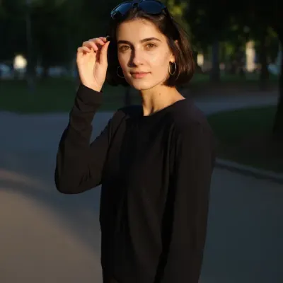 Нуца, 25